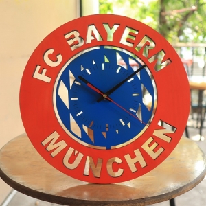 Đồng Hồ Gỗ Treo Tường Fc Bayern - 